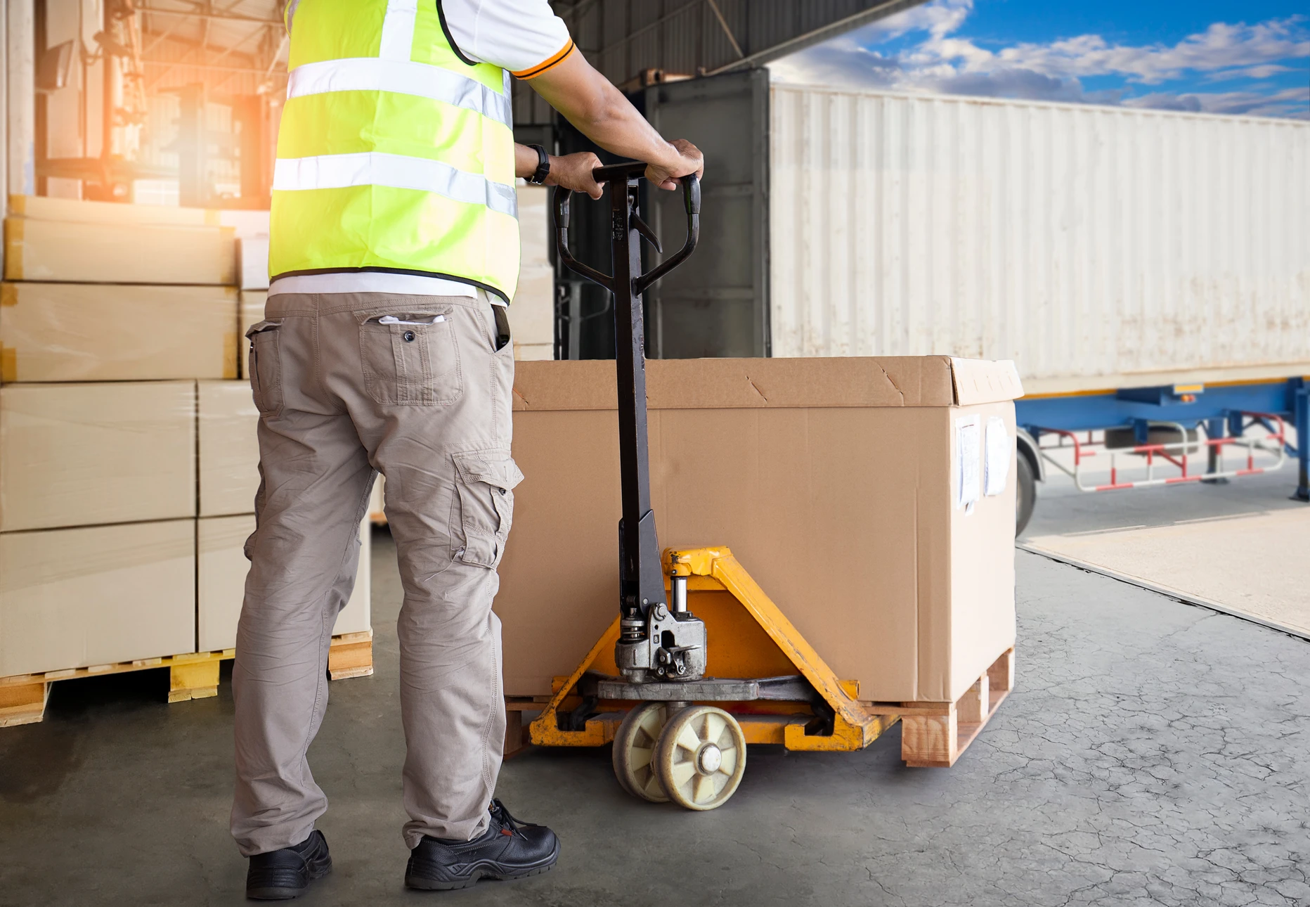 Expédition de fret, livraison, transport de marchandises par camion